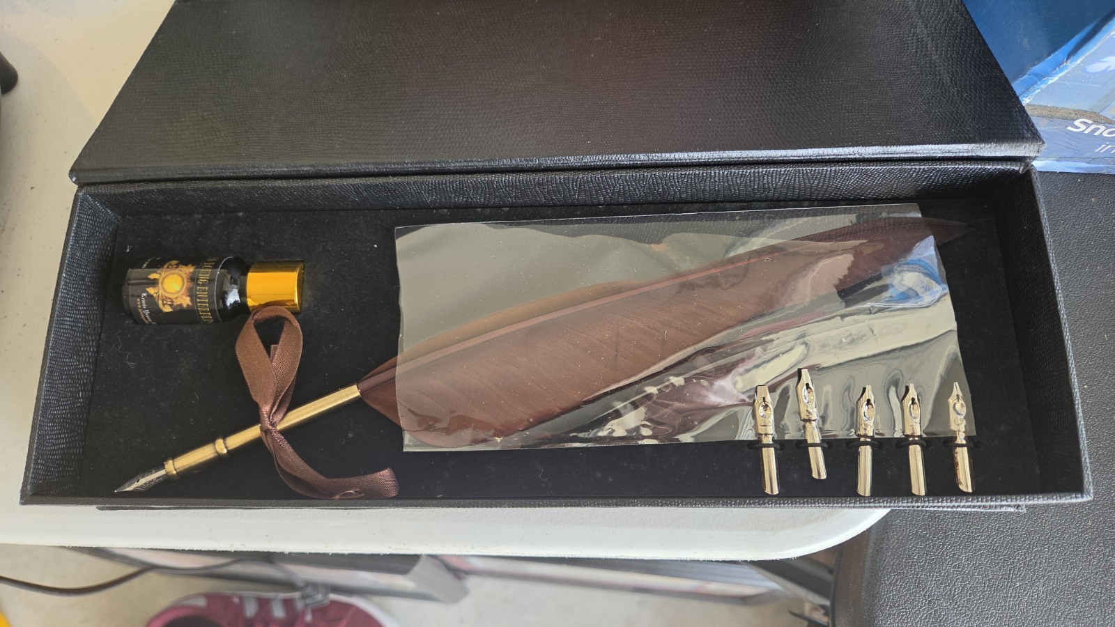Feather Quill Calligraphy Pen Set 5 Nibs Ink Bottle Gift Box Vintage Style