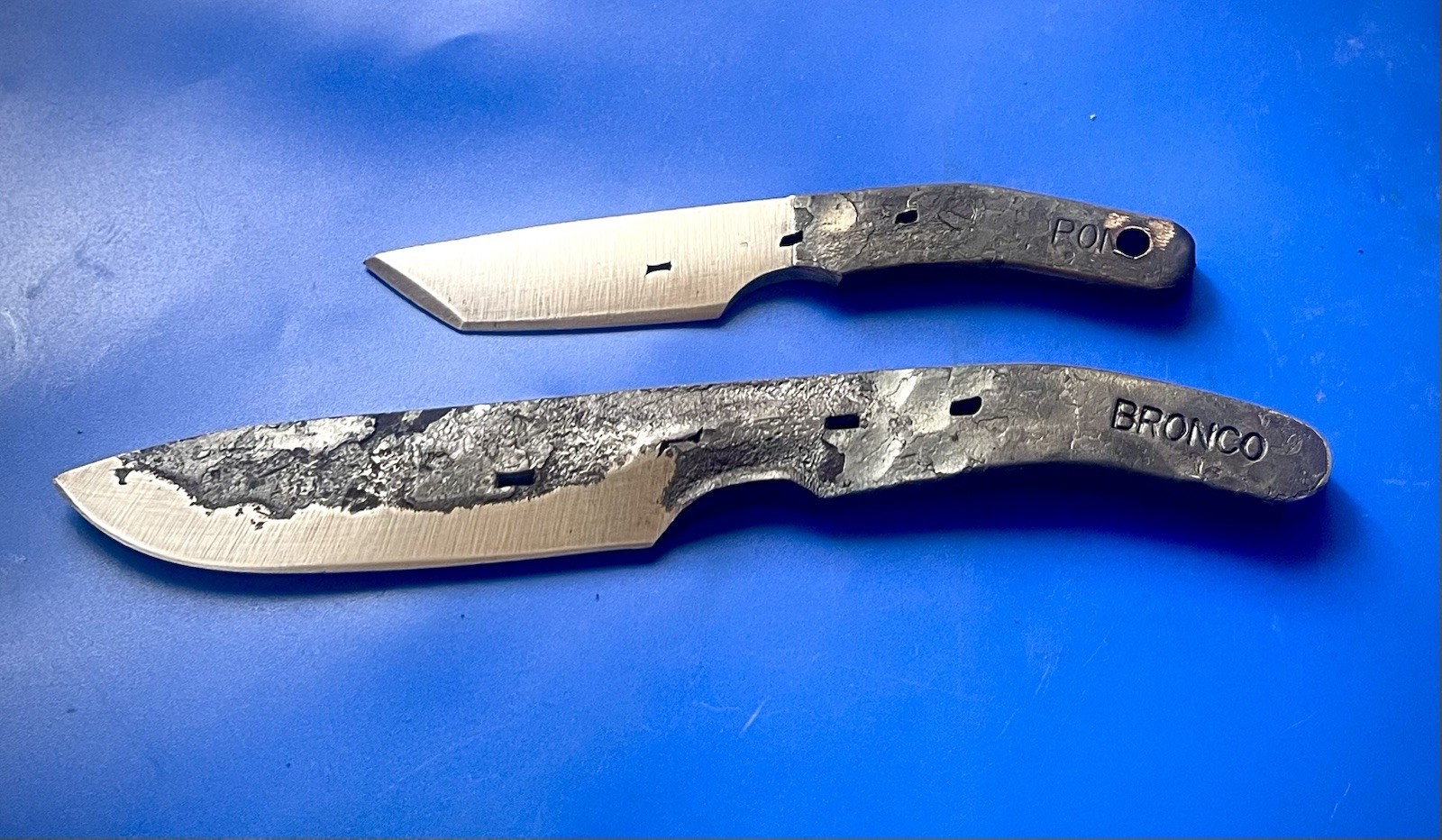 Hand Forged Solid Steel Hunting Knives 7”Inches And 5”Inches Overall Razor Sharp