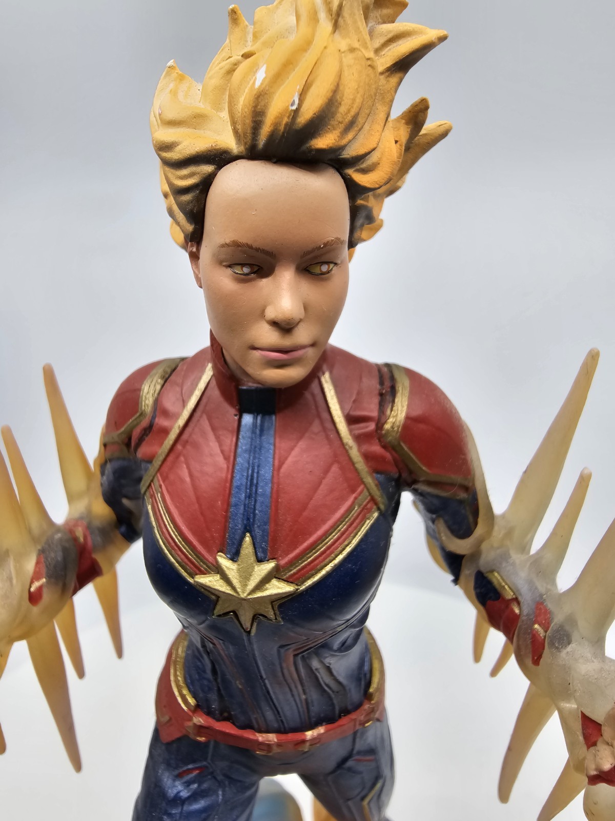 Captain Marvel Gallery PVC Diorama Statue Diamond Select 11.5 Inches 