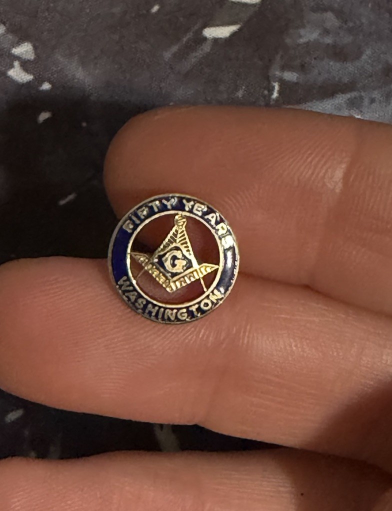 Vintage 10K Yellow Gold Blue Enamel Masonic Free Masons 50 Year Lapel Pin