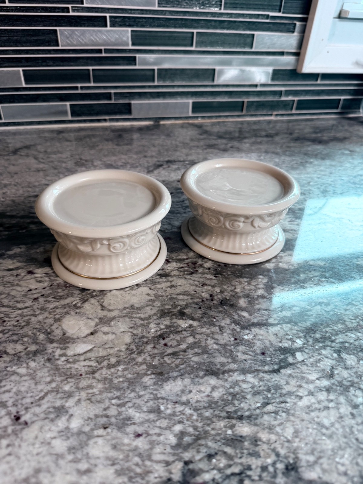 Lenox Versailles Ivory Color Bone China w/ Gold Trim 2.5 Pillar Candleholder USA