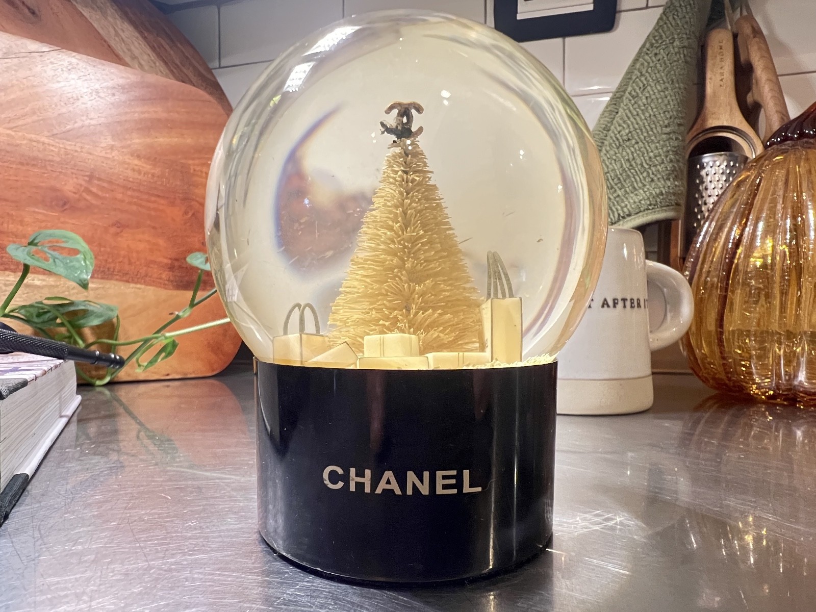 CHANEL Snow Globe Dome White Christmas Tree Novelty Benefit VIP Customer Limited