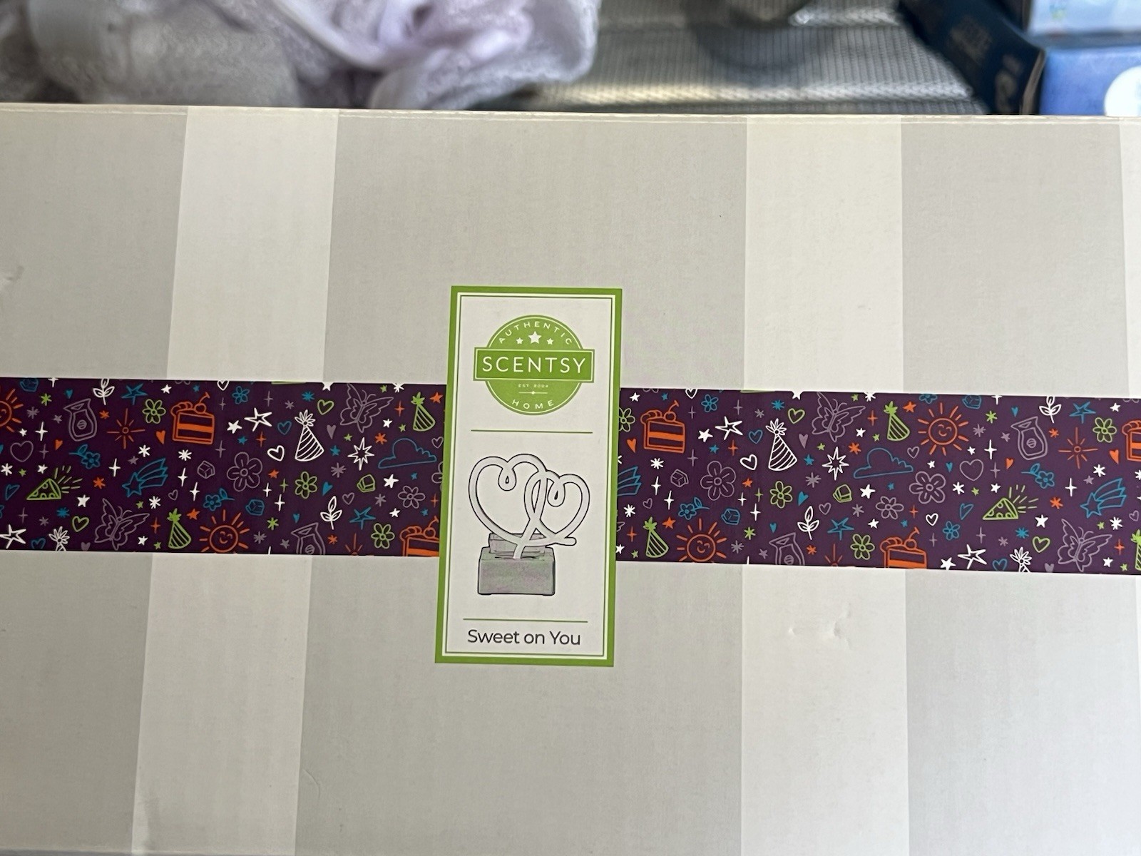 Scentsy Warmer Sweet On You New In Box Retired Scentsy Warmer Sweet On You New In Box Retired