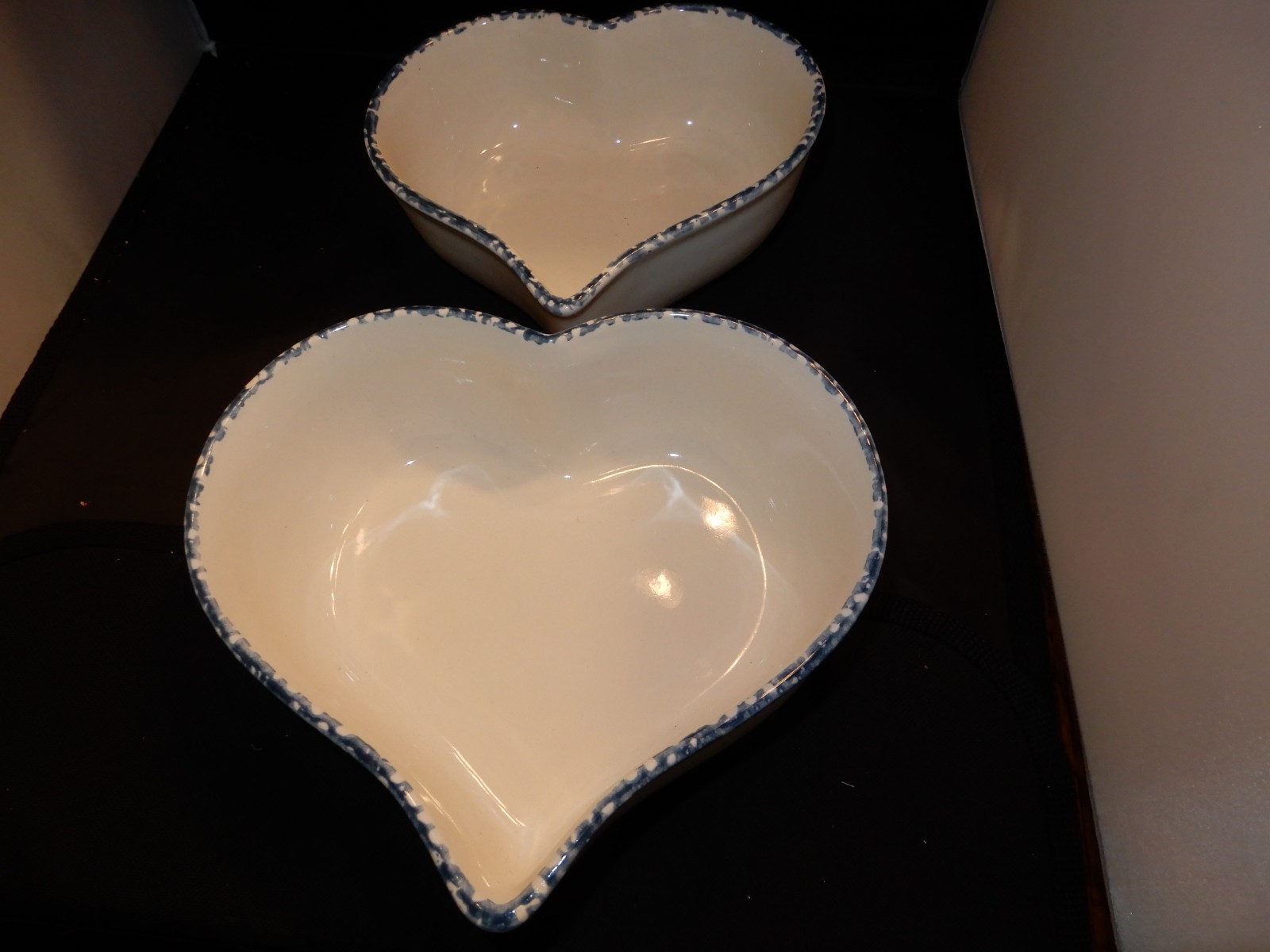 Vintage Heart Shaped Ceramic Nesting Bowls x 2 Made in Taiwan