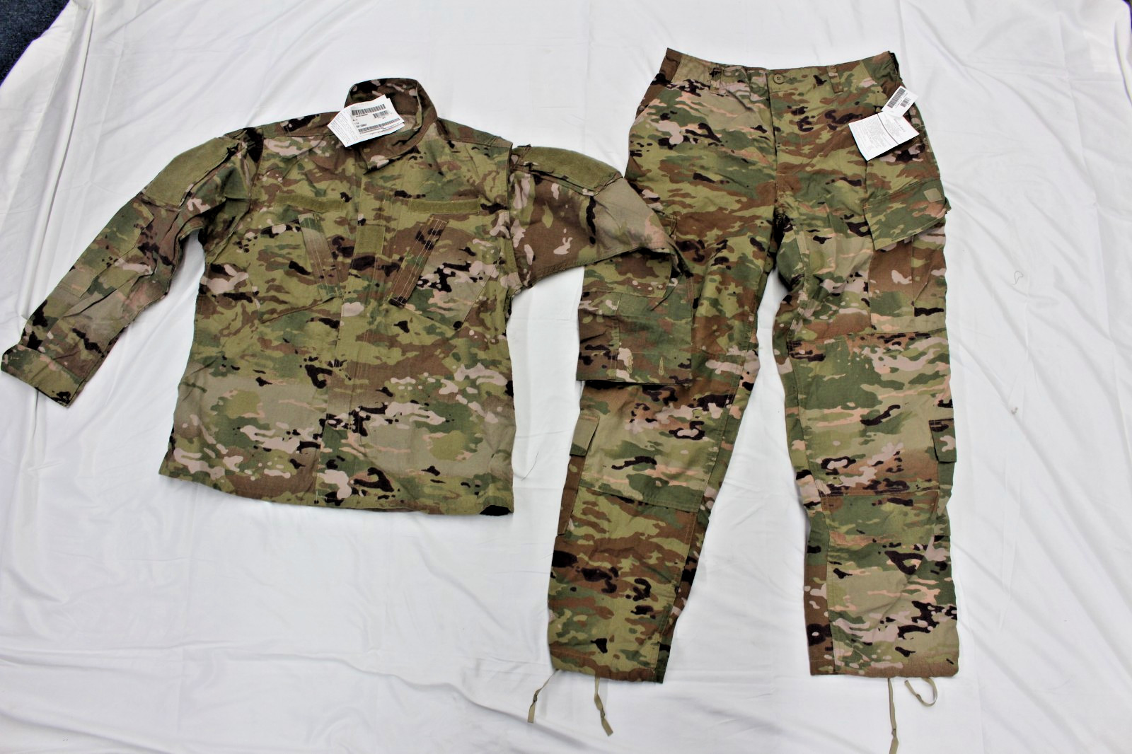US ARMY FRACU COMBAT UNIFORM SET   MEDIUM REGULAR - NWT