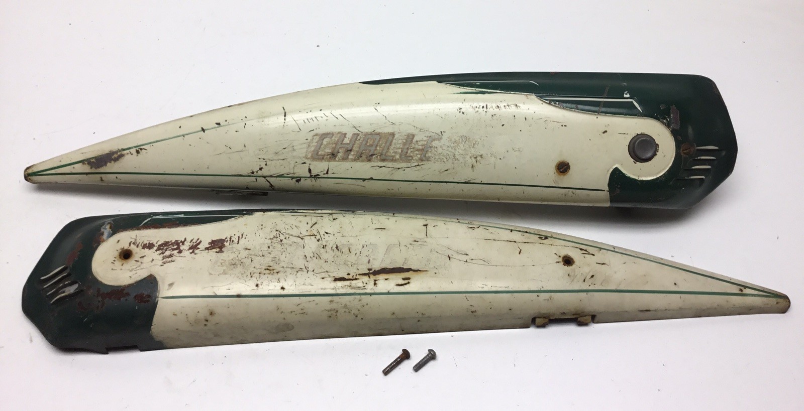 Vintage 1950s Schwinn Men’s Straightbar Horn Tank Green Challenger 26” Bike