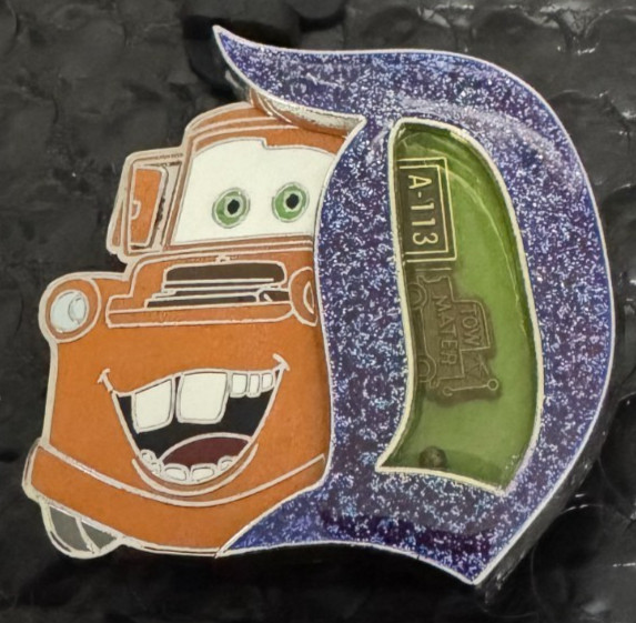 Disneyland D LE 3000 Tow Mater Charming Characters Pin 2017 Disney Pixar Cars