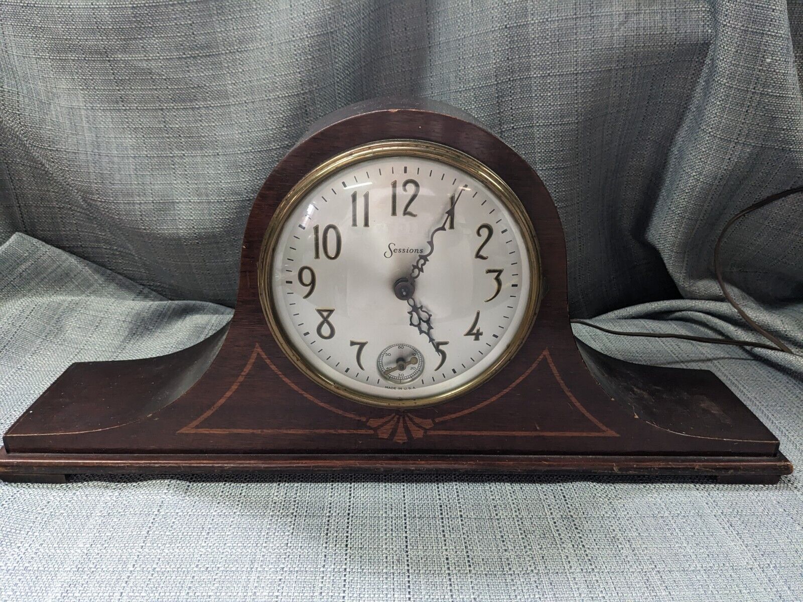 Antique Sessions Mantle Shelf Clock 2 rod Chime wood 60 cycles Electric USA