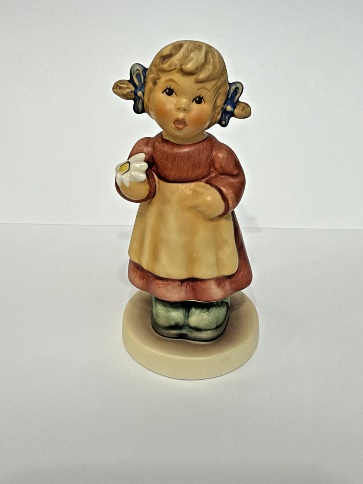 Hummel Goebel Figurine First Bloom  Girl 1594 Hum 2077/A Porcelain