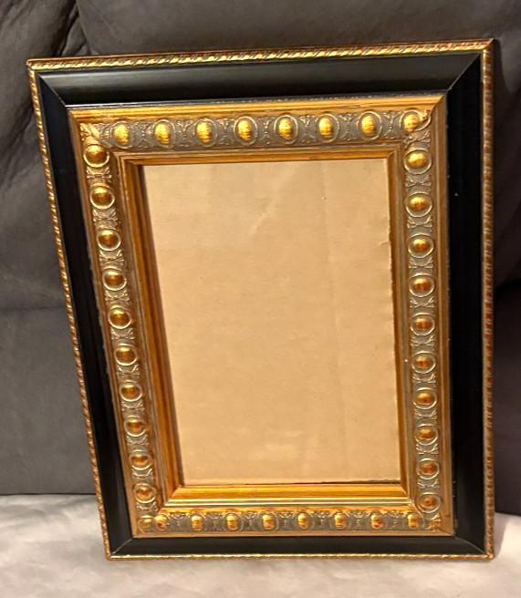 VTG 1990's ANTIQUE GOLD GILT & BLACK TRIM WOOD Picture Frame-for 5 X 7 photo-EUC