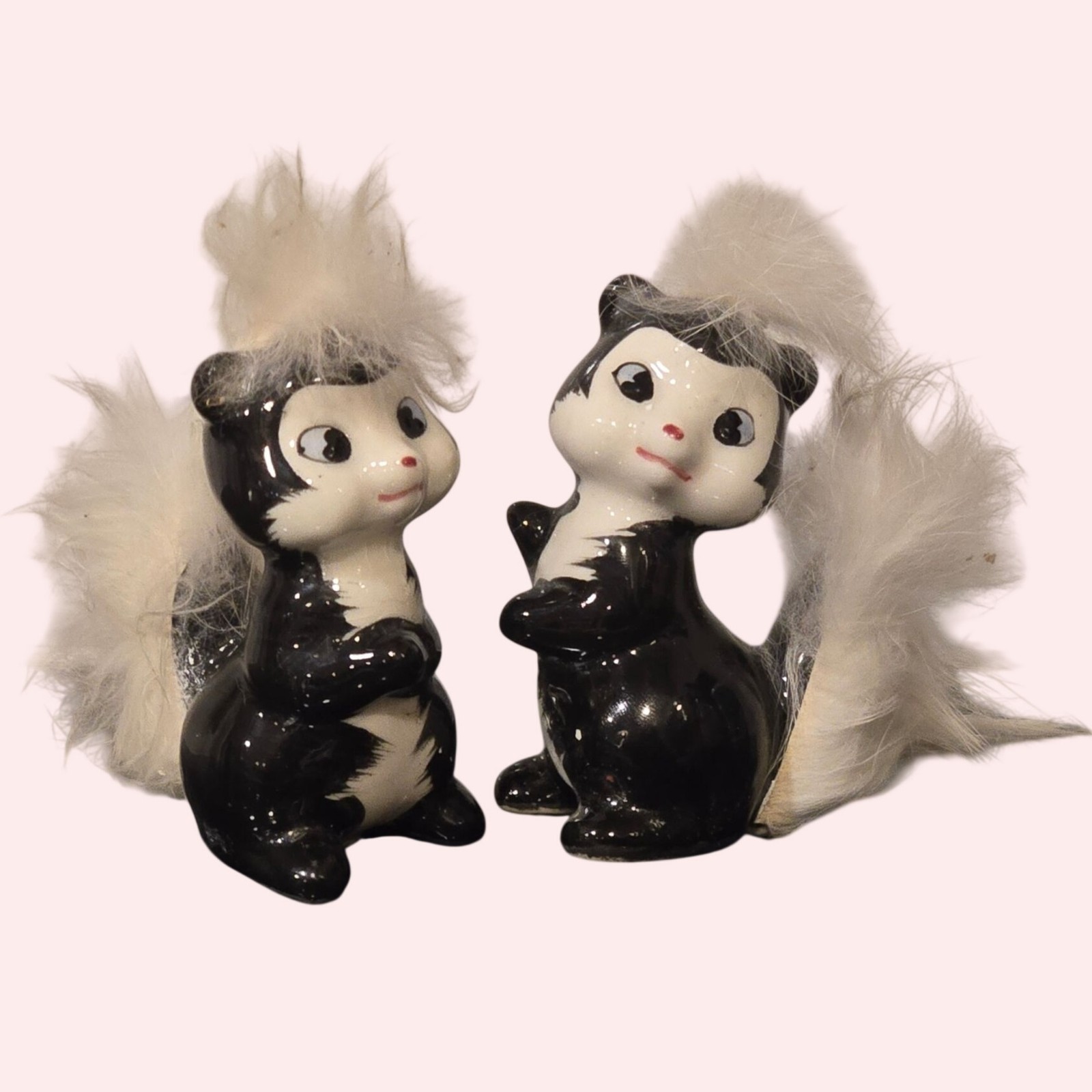 Vtg Enesco Anthropomorphic Skunk Salt Pepper Shakers Fuzzy Head Tail Japan 1950s