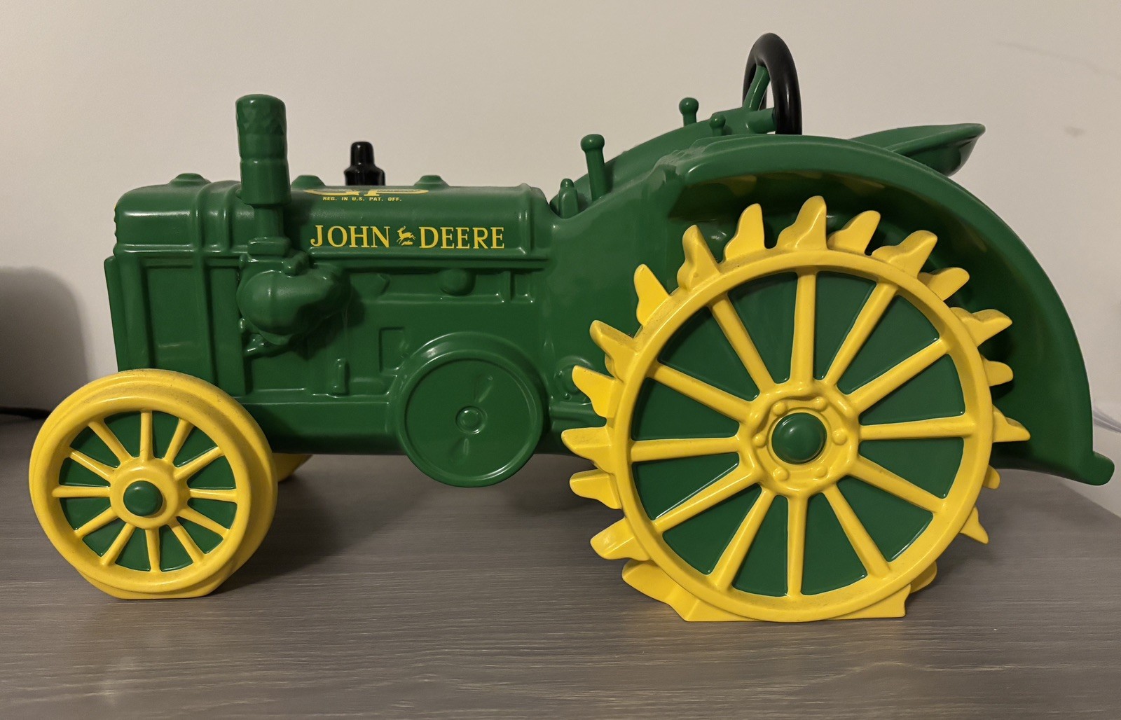 Vintage 1998 American Favorites John Deere Collectible Tractor Green Cookie Jar