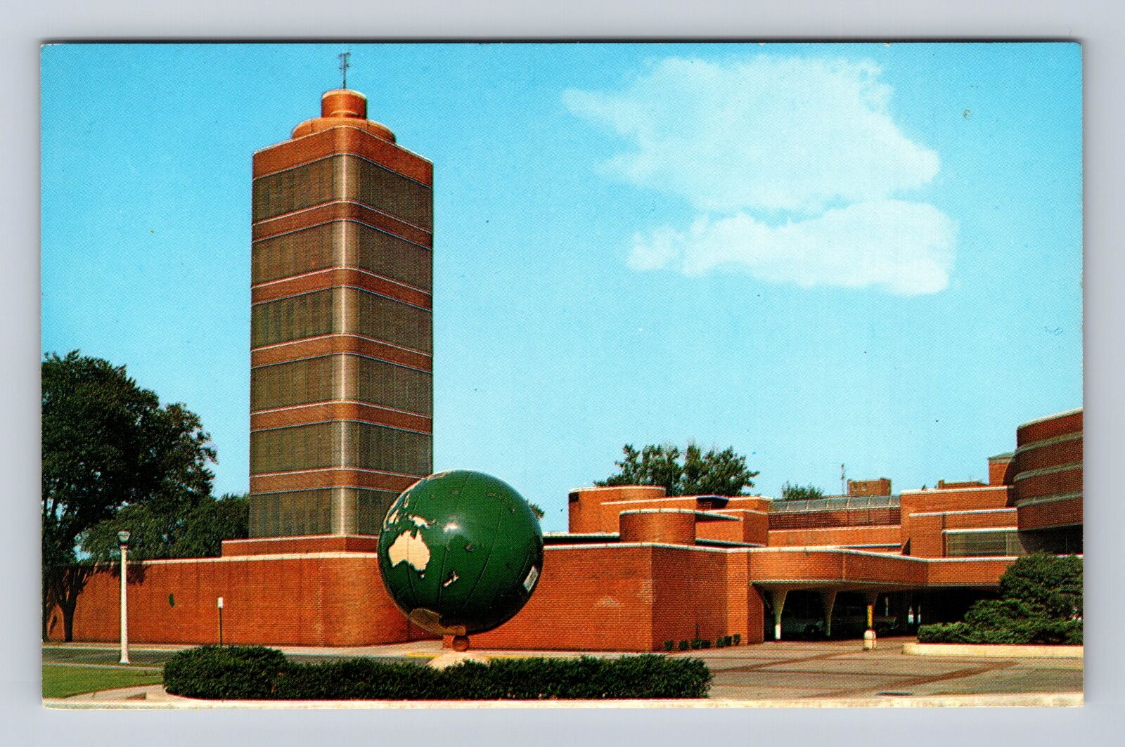 Racine WI-Wisconsin, Johnson's Wax Research Center, Vintage Souvenir Postcard