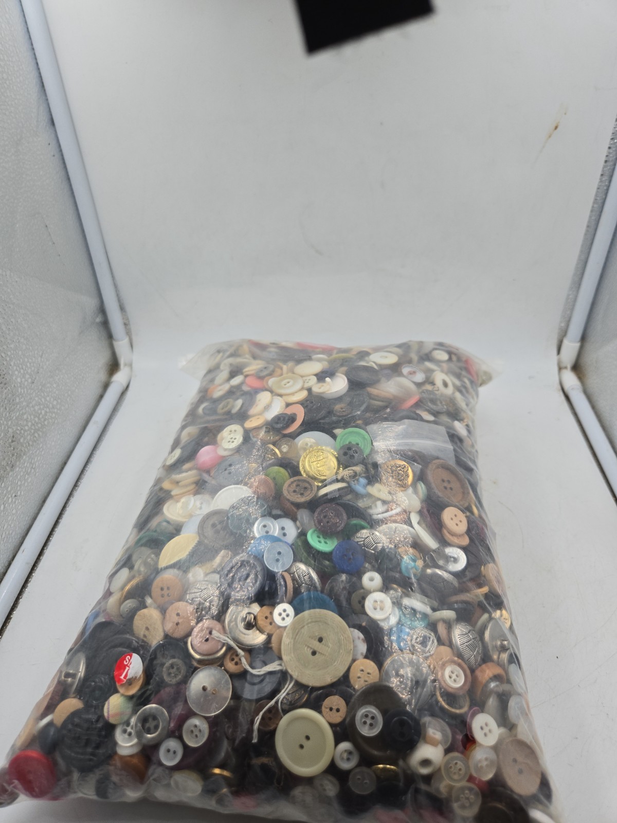Lot Of Just Over 10 Lbs Of Vintage  Buttons  A Wide Variety
