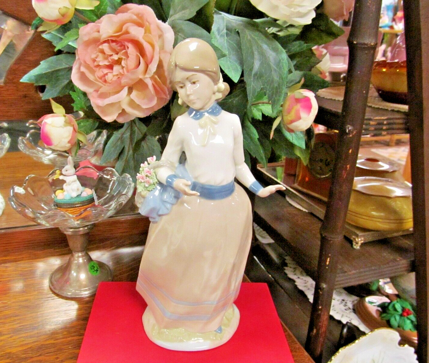 Vintage Spanish Nadal Porcelain Figurine F-25-V 11\