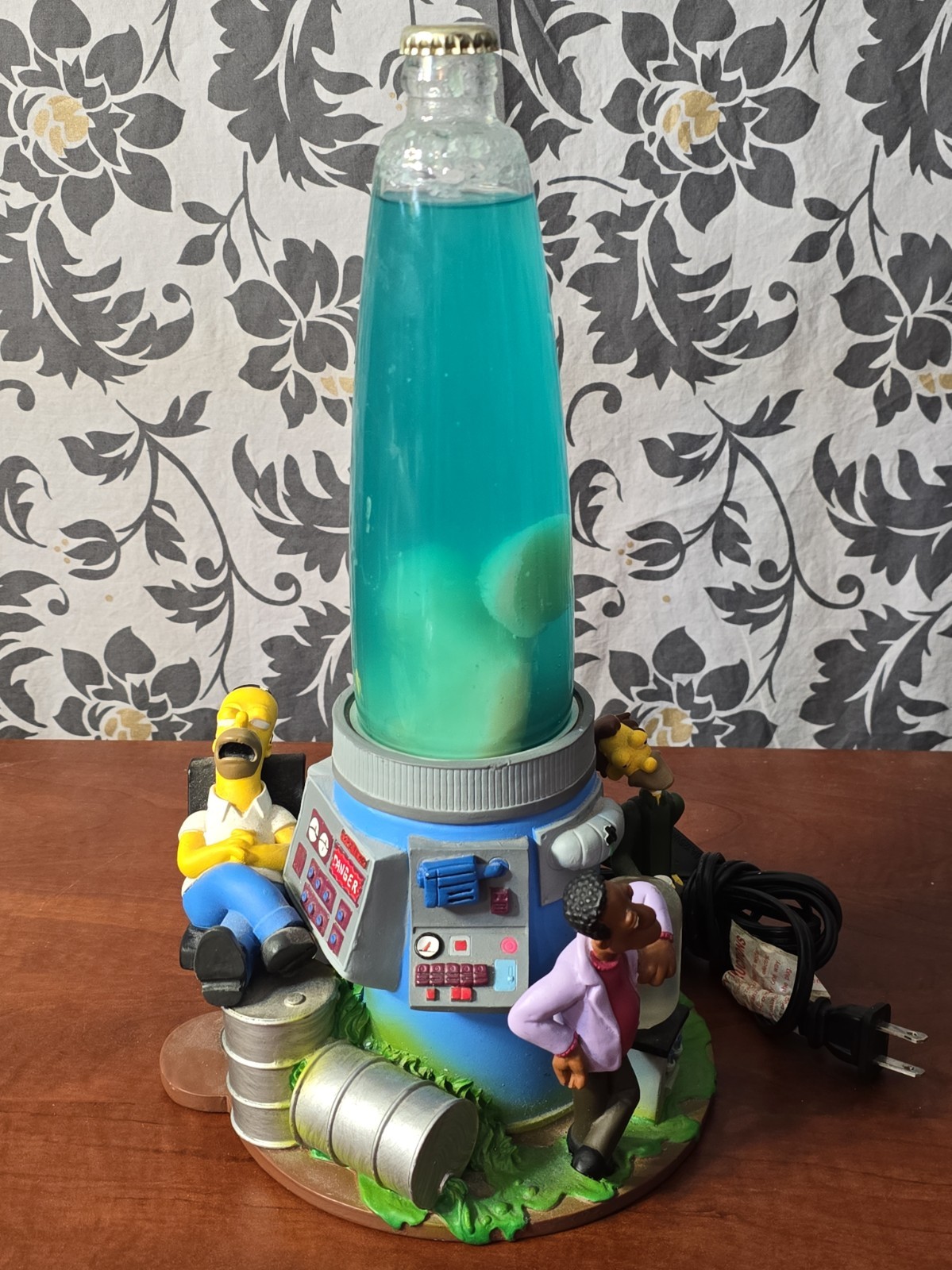 NECA The Simpsons MOTION LAVA LAMP Glow in The Dark Scene 2003 Read