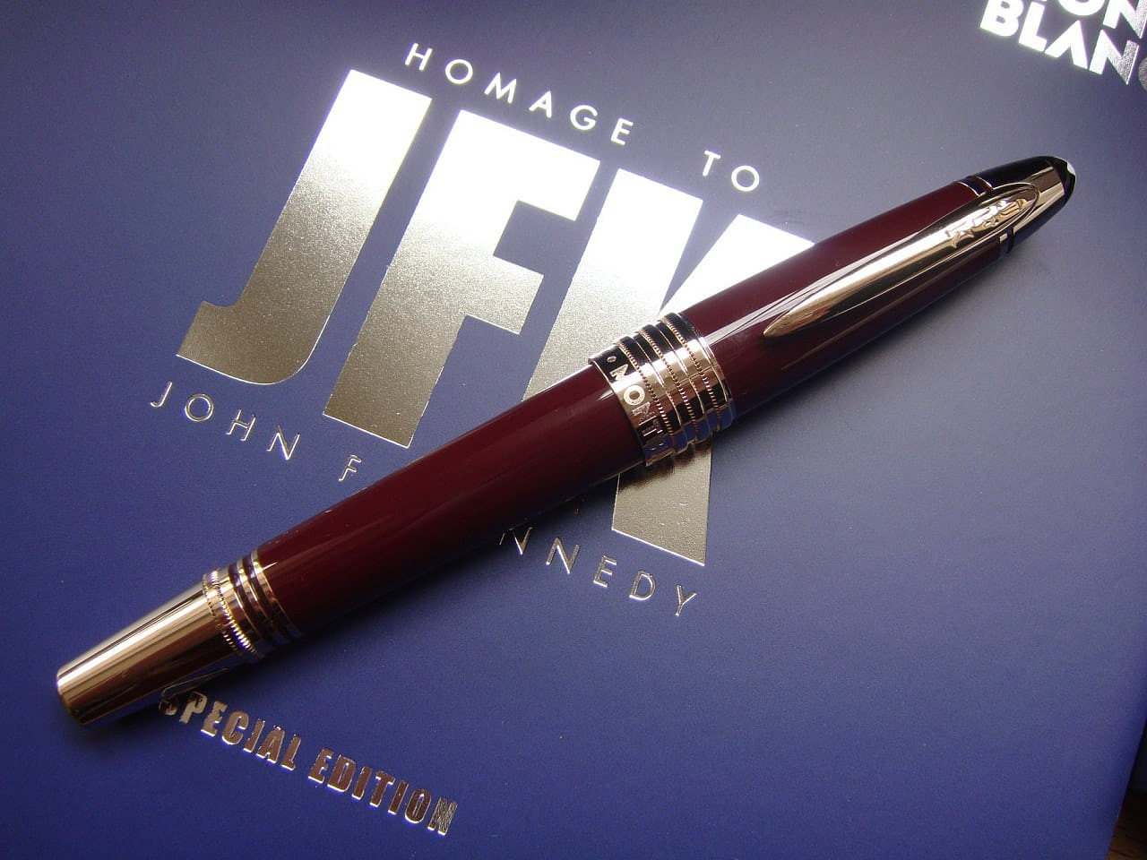 Montblanc JFK 2026 Rollerball Pen Burgundy Red John F Kennedy Special EditionNIB