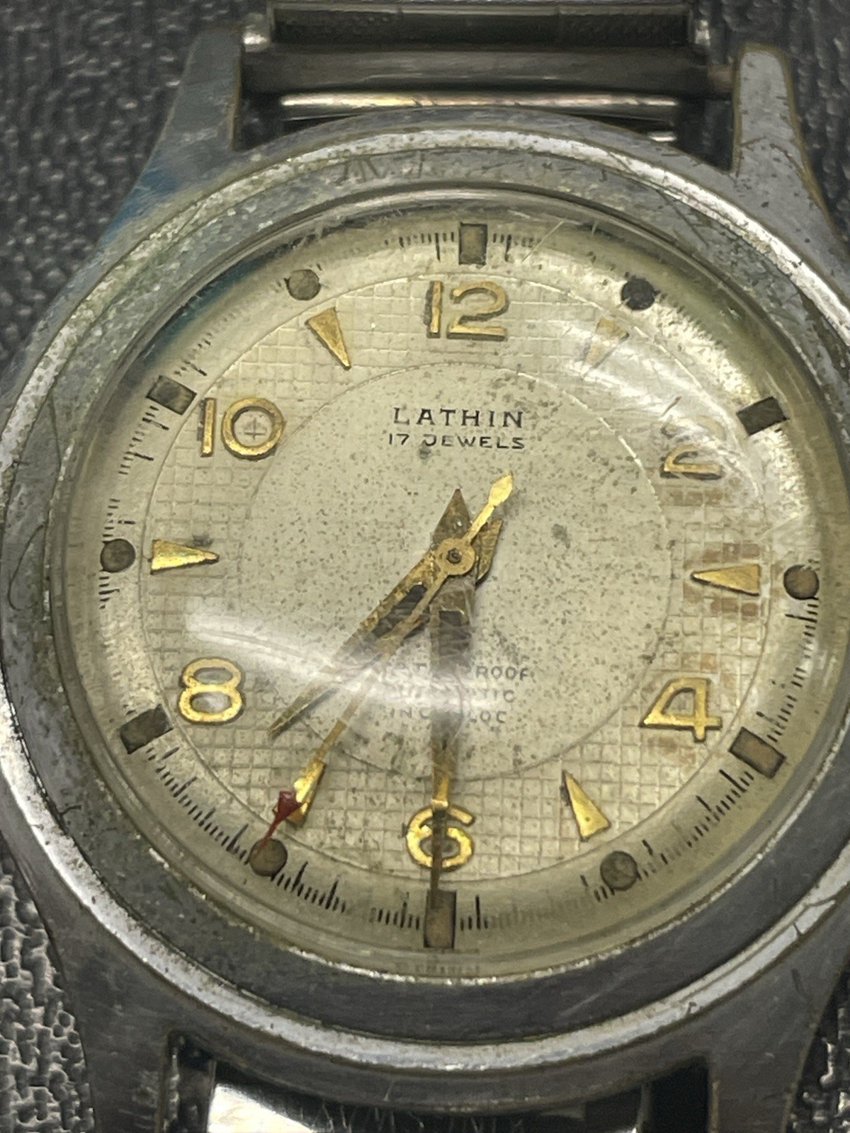 VTG Men's Lathin 17 Jewel Automatic Swiss Wristwatch Incabloc Running - Details