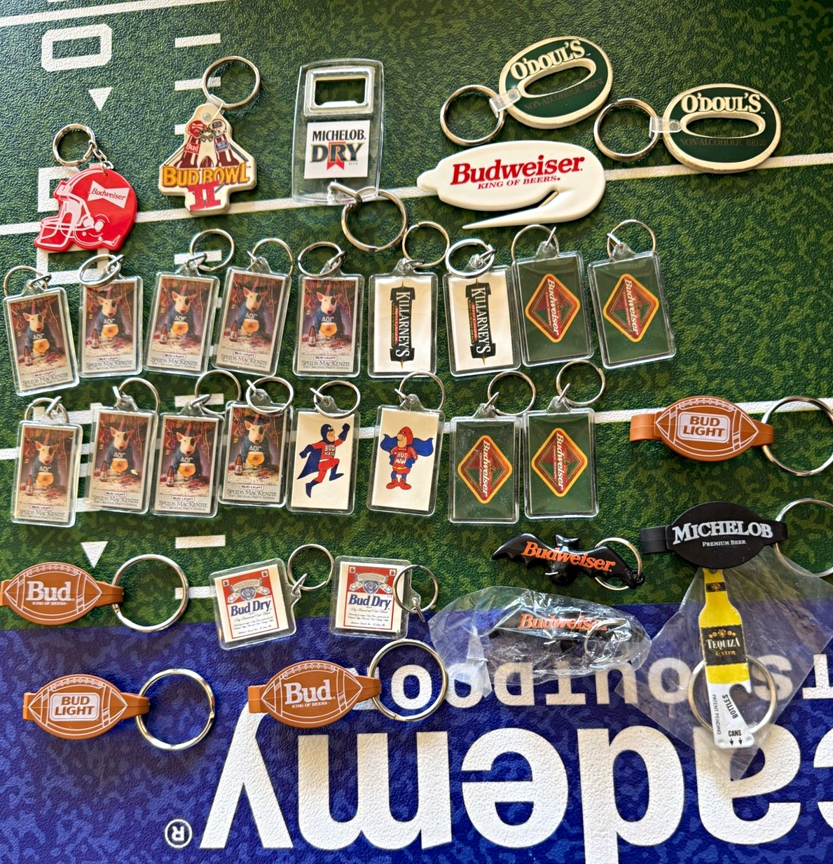 Lot of 33 Vintage Budweiser Bud Light Michelob O'Doul's Killarney's Keychains