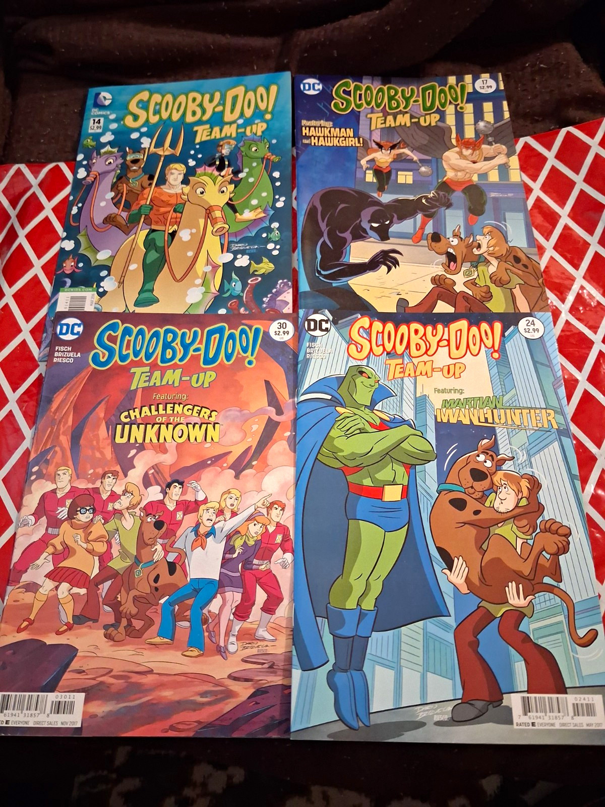 DC Comics Scooby-Doo Team-Up Comic Book Lot 14, 17,24,30