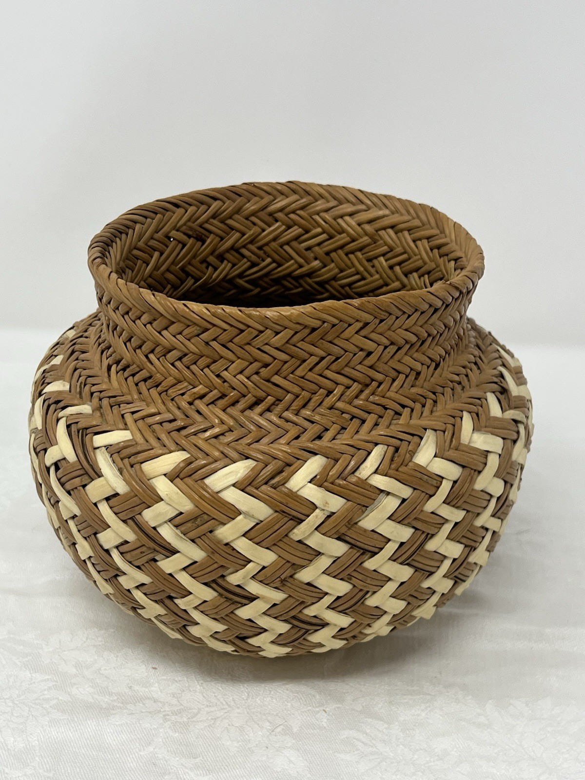 Vintage 2-Tone Tarahumara Basket Handmade Round 5” Tall