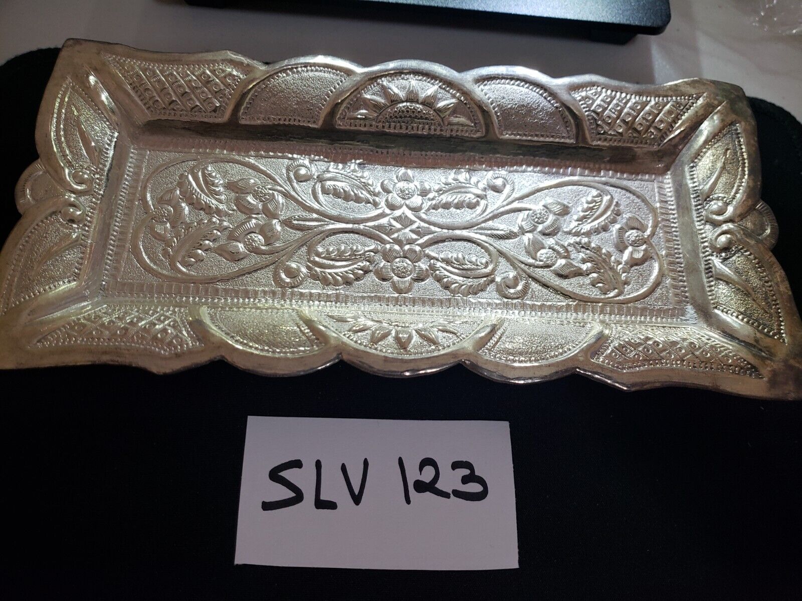 SLV 123 VINTAGE INDIAN KUTCH STERLING SILVER TRAY, (More than  94 % Silver)