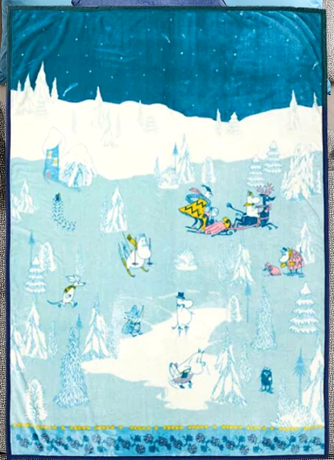 MOOMIN x BELLE MAISON Winter Skiing Japan Velvet Fleece Blanket Soft Bedspread