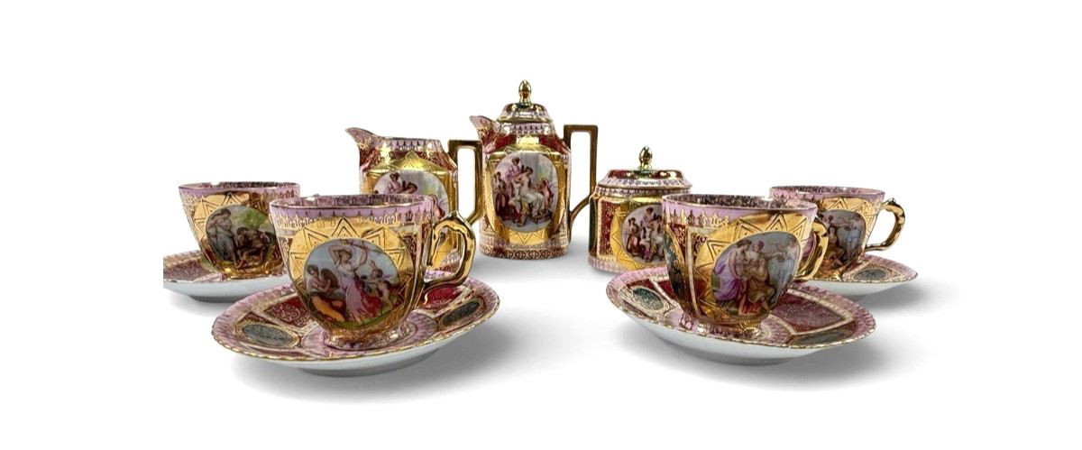 ANTIQUE ROYAL VIENNA BEEHIVE Austrian Porcelain \