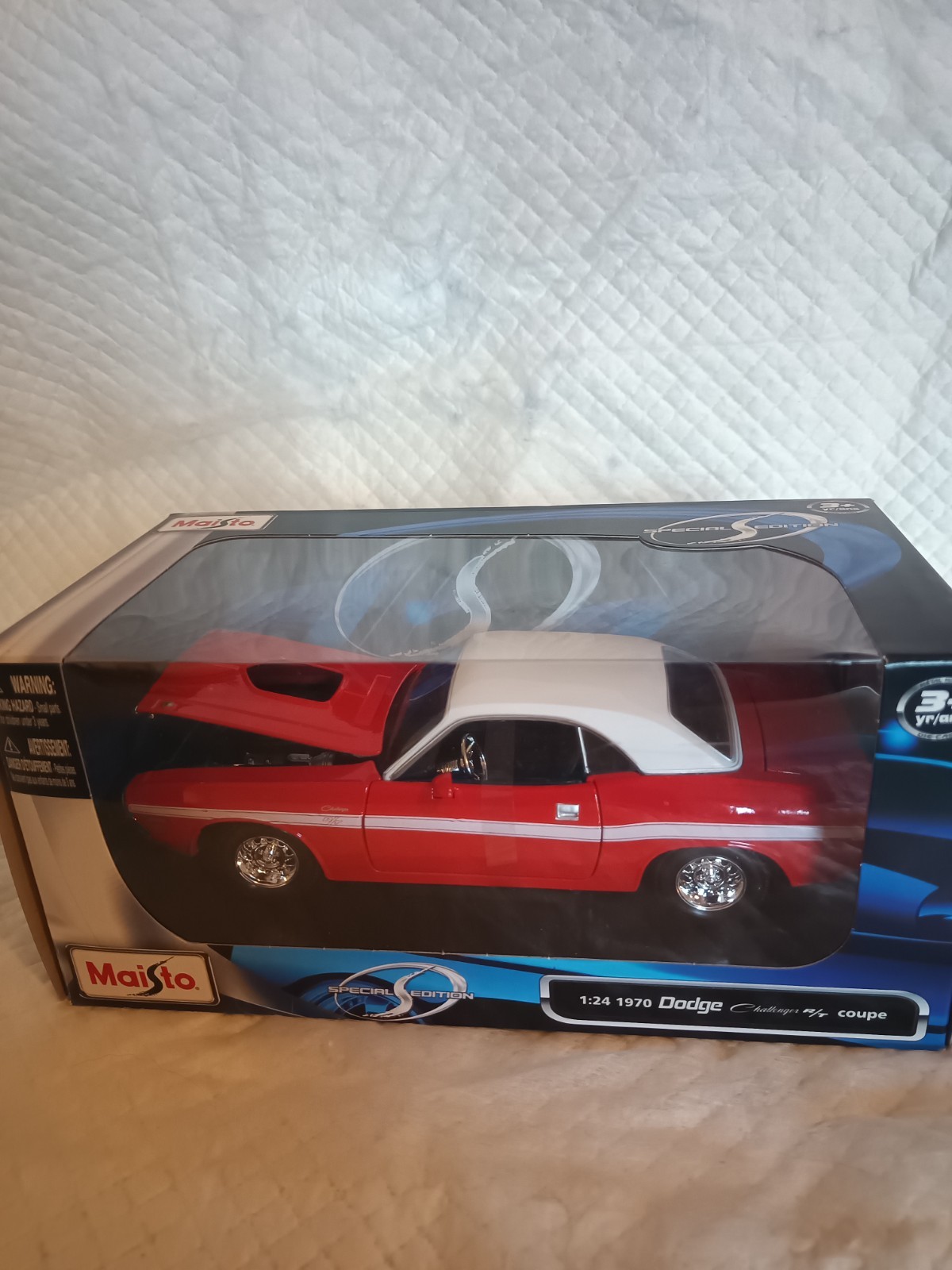 1:24 Maisto Special Edition red 1970 Dodge Challenger Coupe NEW in box die cast