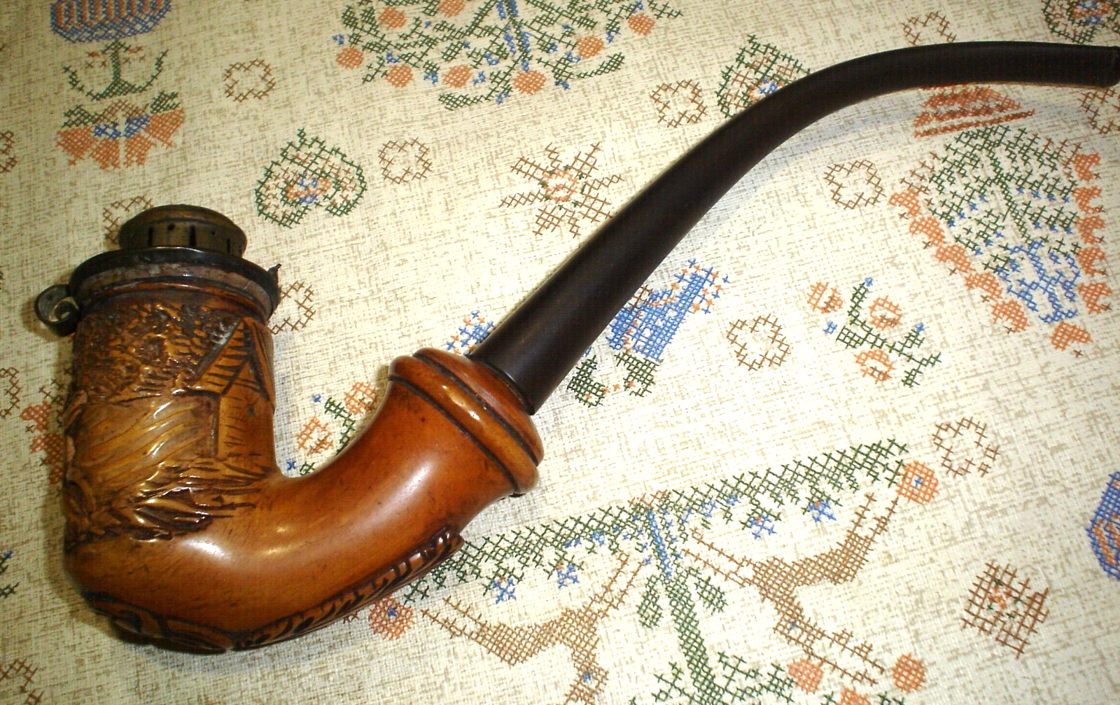 Beautiful Antique Hand Carved German Pipe