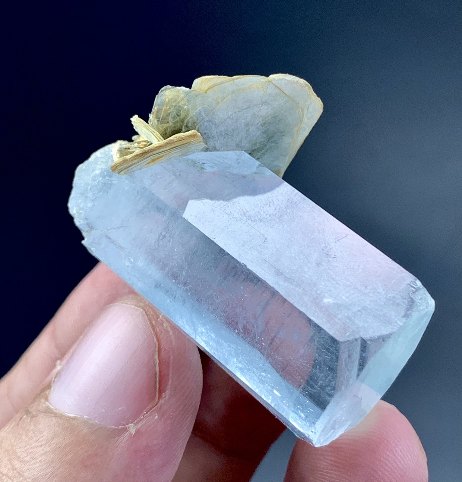Beautiful Aquamarine Crystal Specimen From Skardu Pakistan 120 Carat
