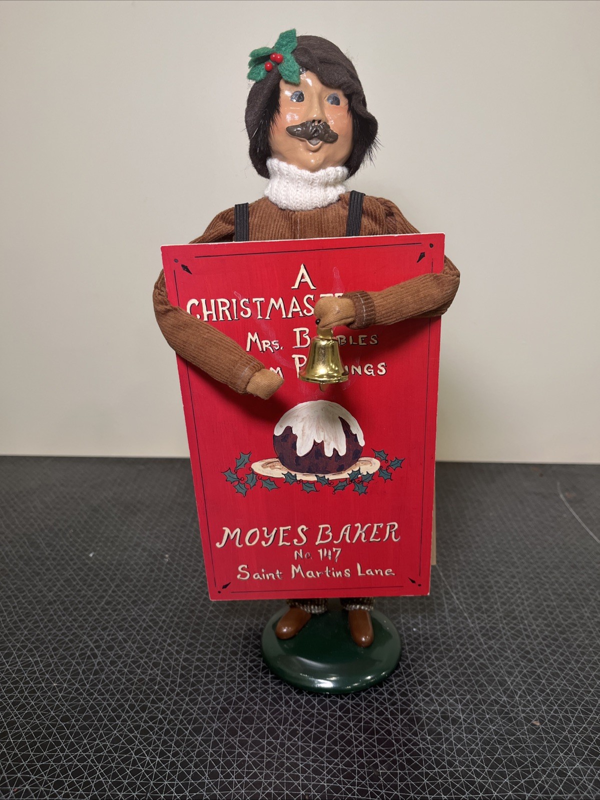 1994 Byers Choice Caroler Moyes Baker Plum Pudding Sign Man with Bell, Mint, New
