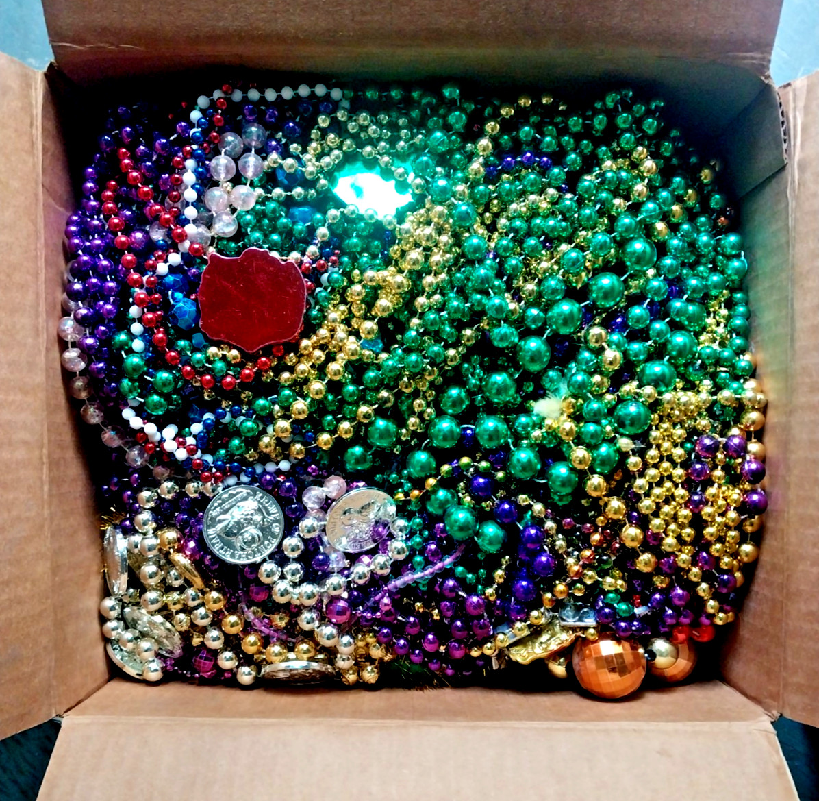 Approx;23 lbs Mardi Gras Beads Bulk Purple Green Gold Mix, Some Trinkets & Coins