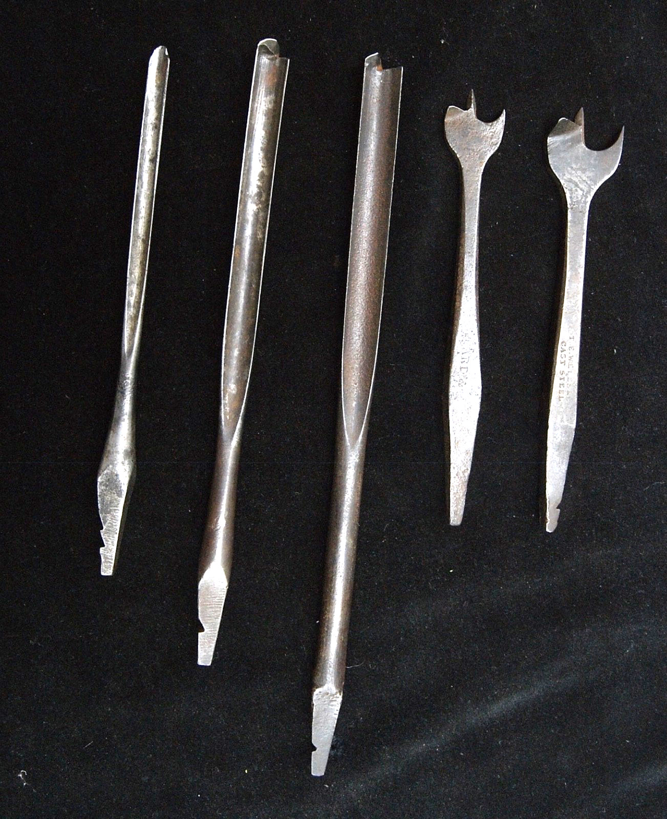 5 EARLY AMERICAN AUGUR DRILL BITS: 2 CENTER POINT(SPOON) BITS+ 3 NOSE BITS