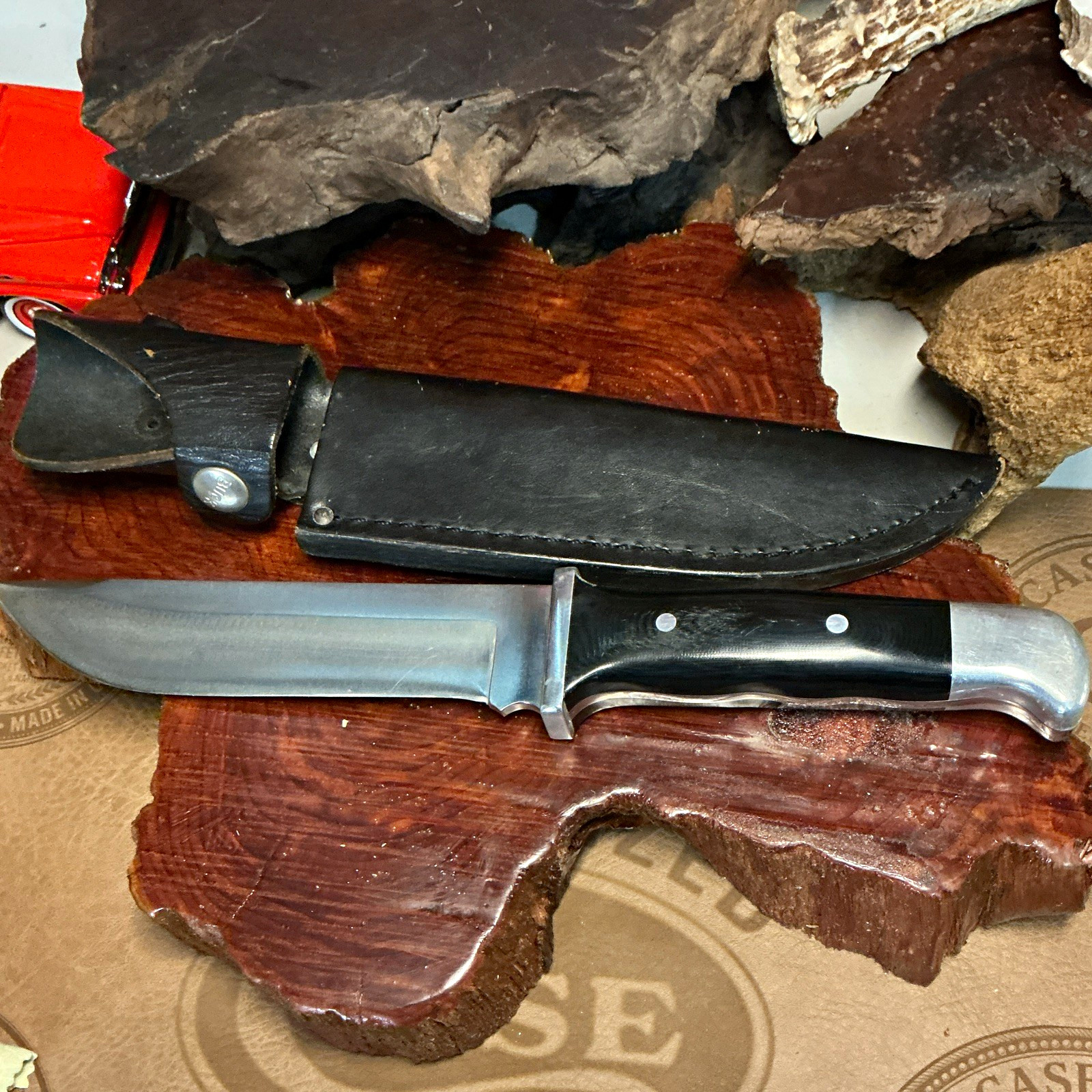 Buck USA Fixed Blade Hunting Knife 124 w/Sheath