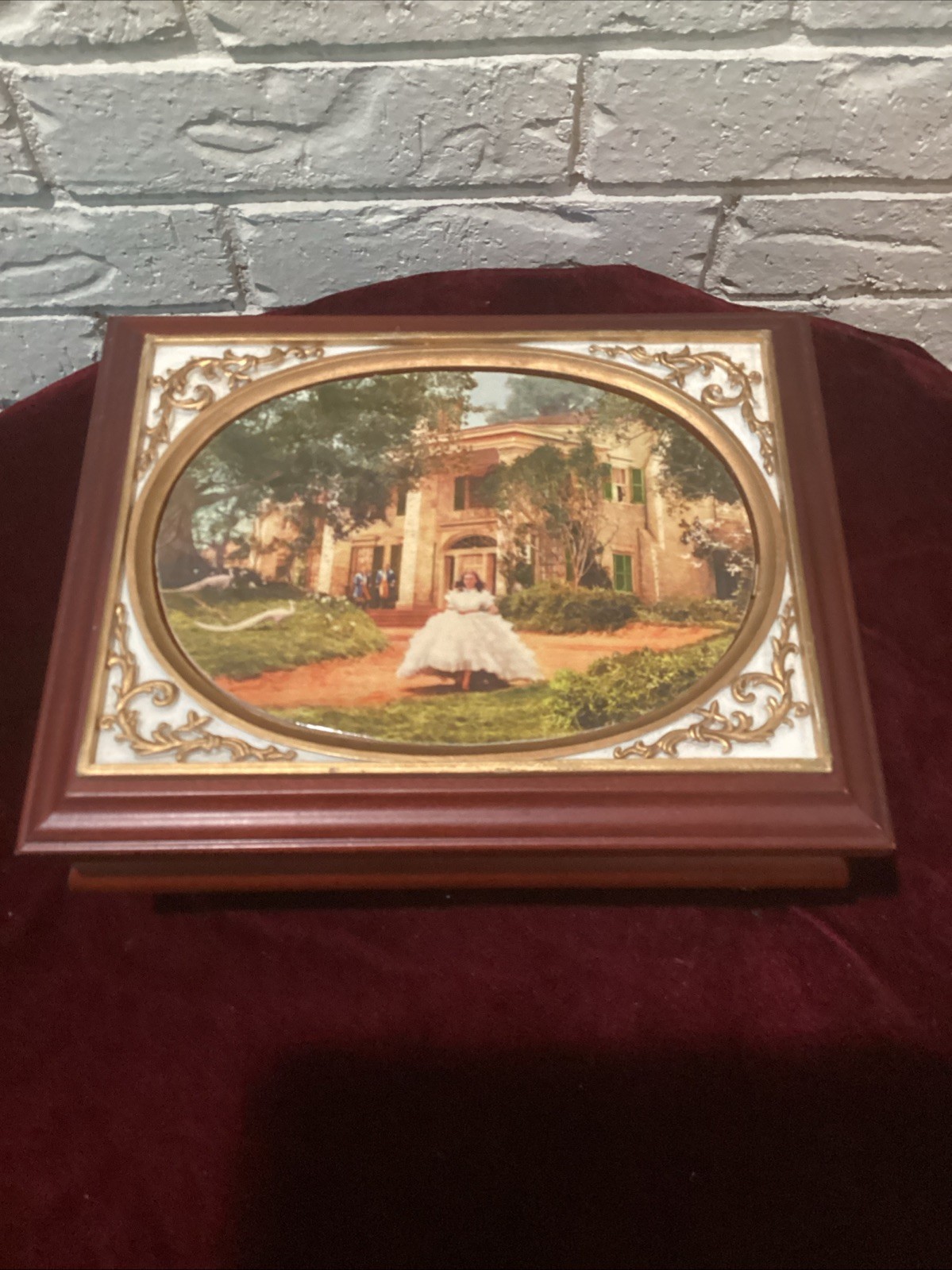 Vintage Gone with The Wind Musical Jewelry Box plays \