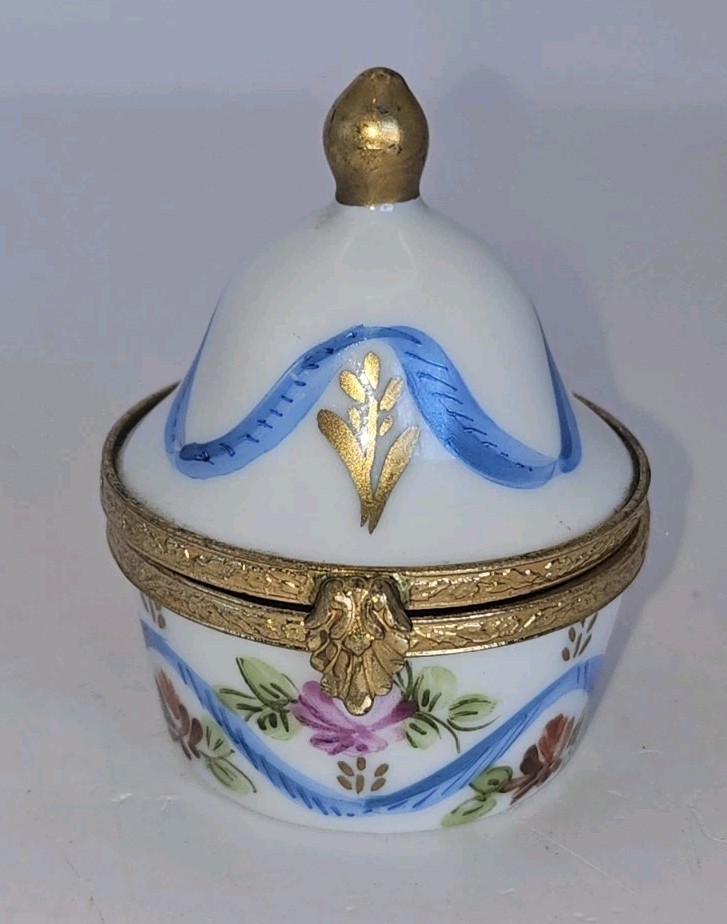 Vtg Signed LIMOGES FRANCE Floral Flowers Hinged Trinket Box Ring Peint Main Blue
