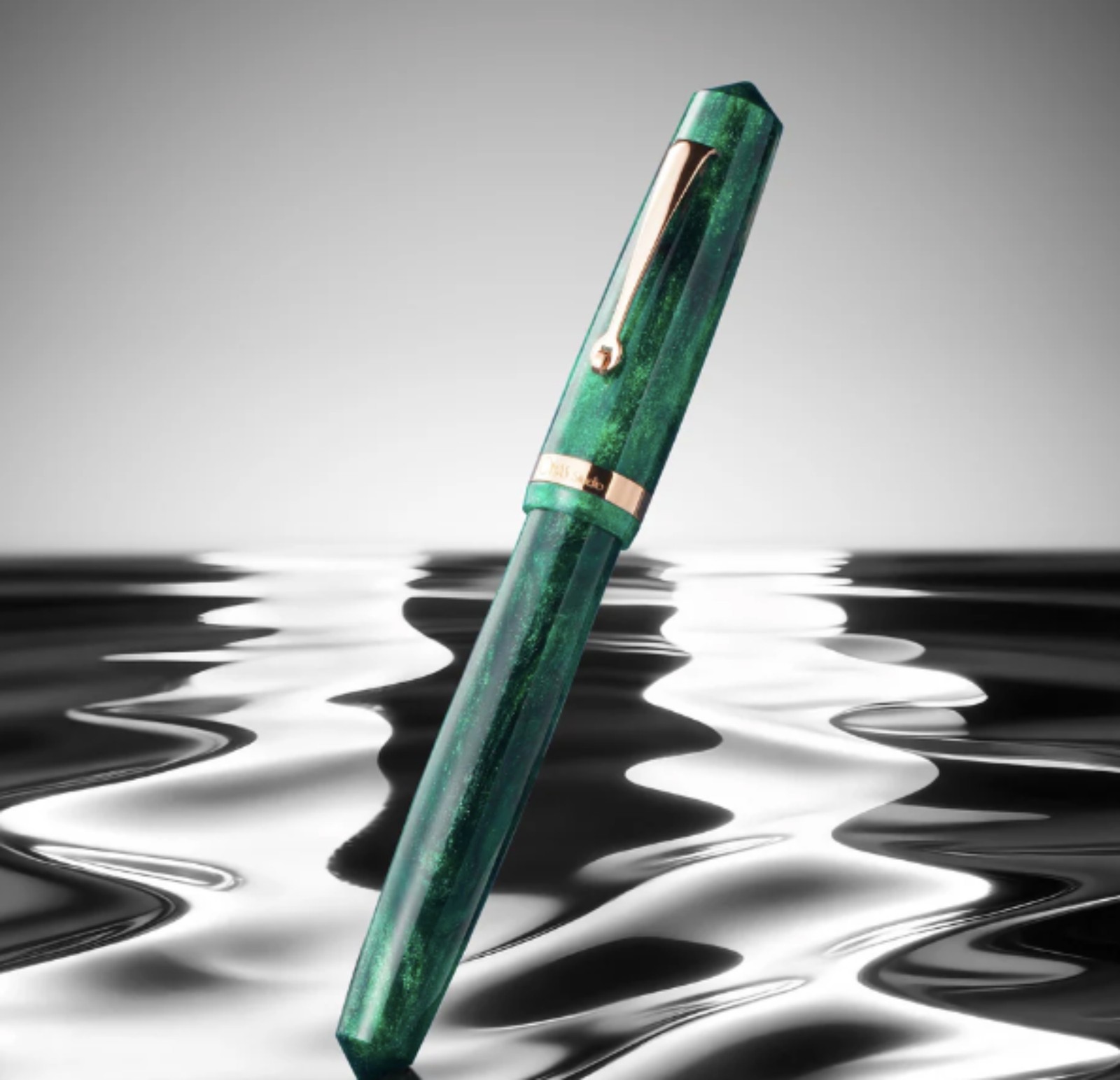 OMAS Studio Fountain Pen in Smeraldo Elegante with Rose Gold Trim - Broad NEW