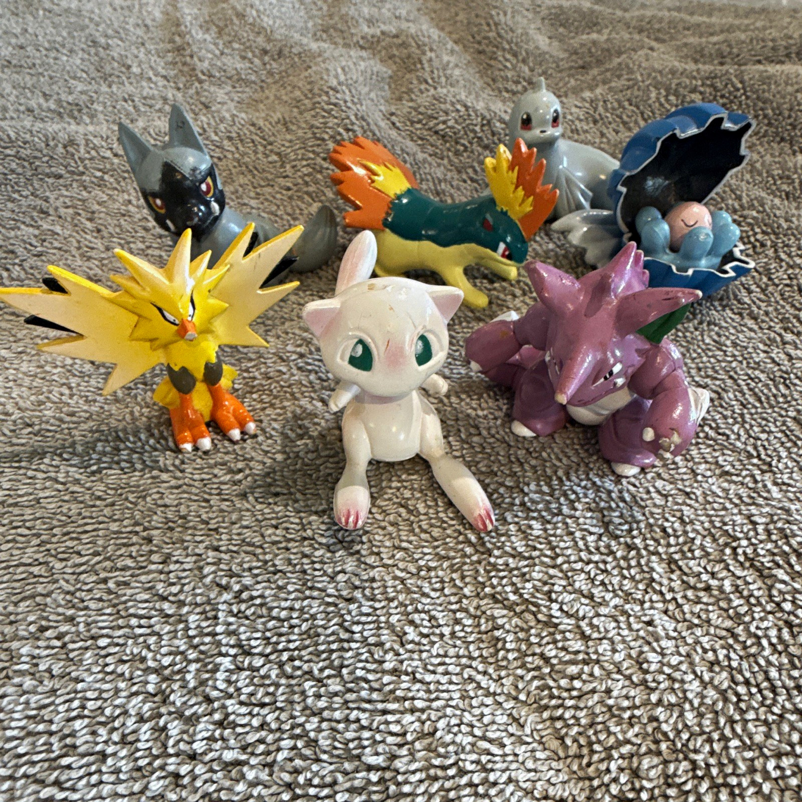 Tomy Nintendo Pokémon Figurine Lot of 7 includes Mew Zapdos Nidoking Tomy Nintendo Pokémon Figurine Lot of 7 includes Mew Zapdos Nidoking
