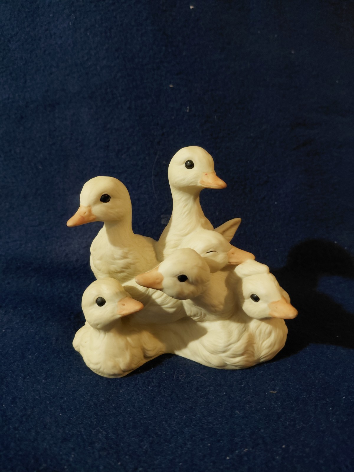 Vintage 1988 Homco Masterpiece Porcelain Ducklings Duck Family Decorative Figure Vintage 1988 Homco Masterpiece Porcelain Ducklings Duck Family Decorative Figure