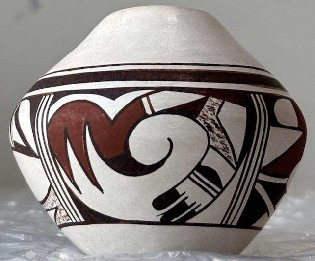 Vintage Grace Navasie Hopi Pueblo Whiteware Jar, Cultural Art Decor Gifts