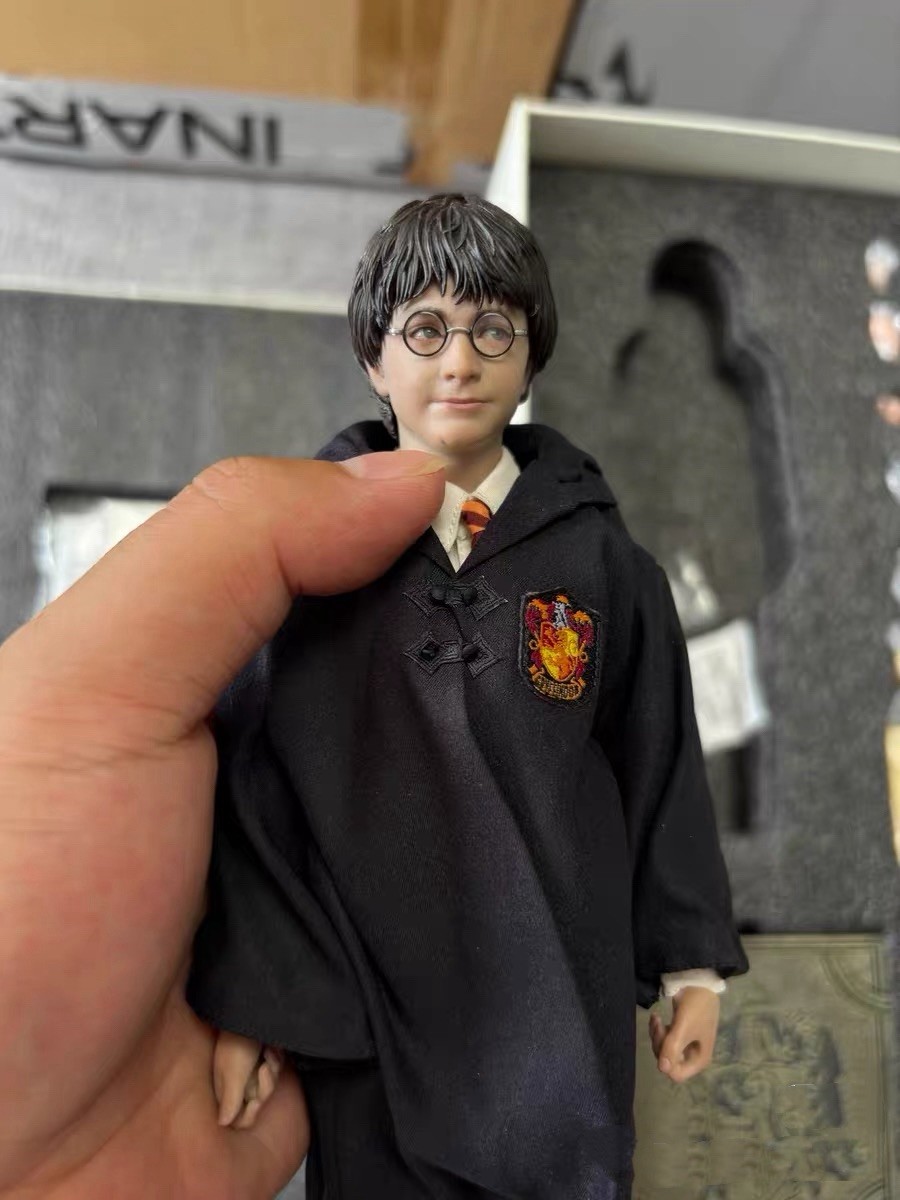 INART standard sculpted Harry Potter 
