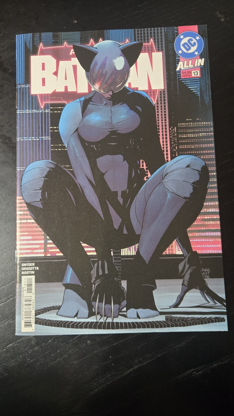 Absolute Batman #13(1st Print)(1st Absolute Catwoman)