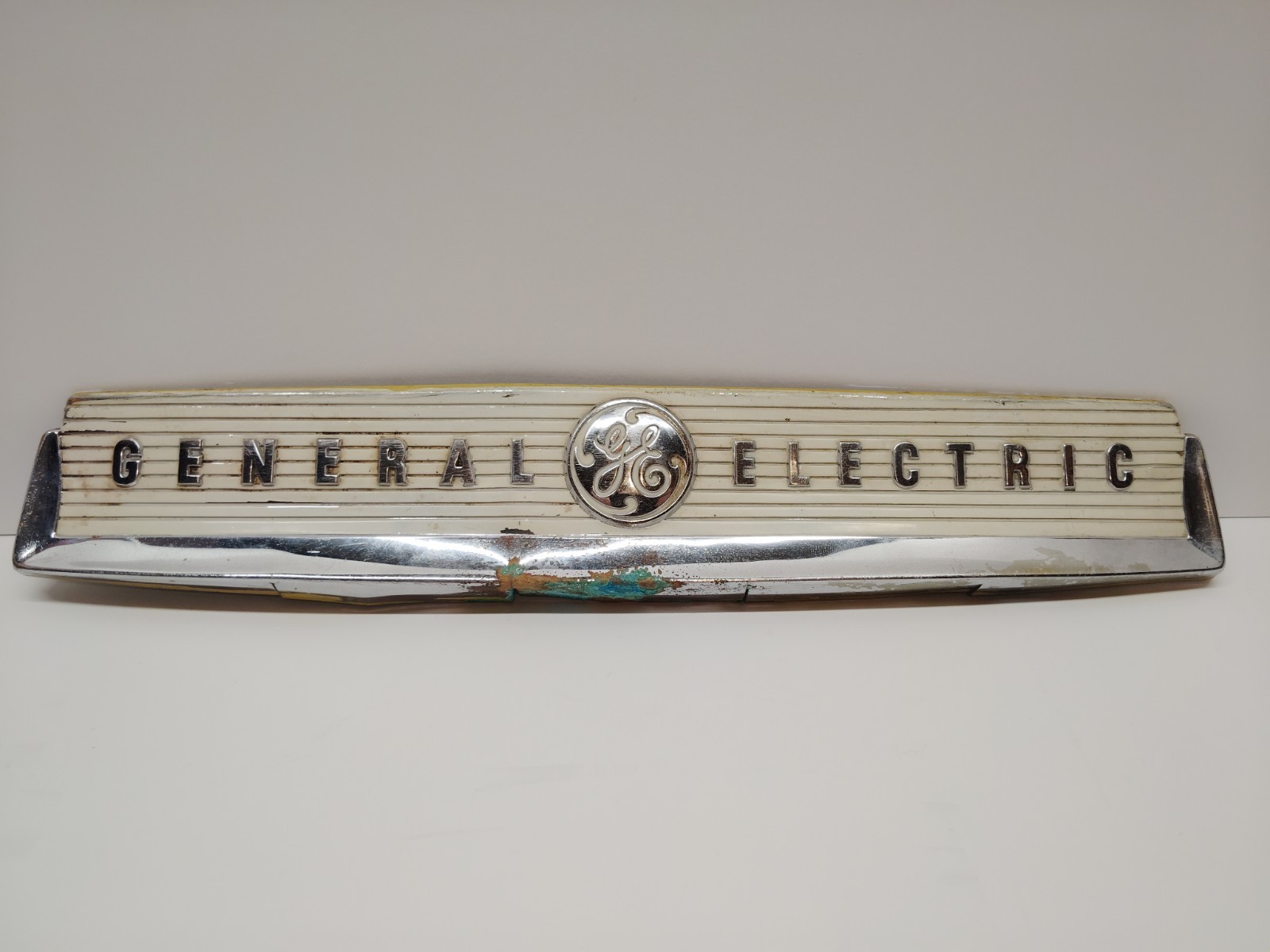 Vintage 1950\'s General Electric GE Refrigerator Emblem Nameplate Kitchen nice