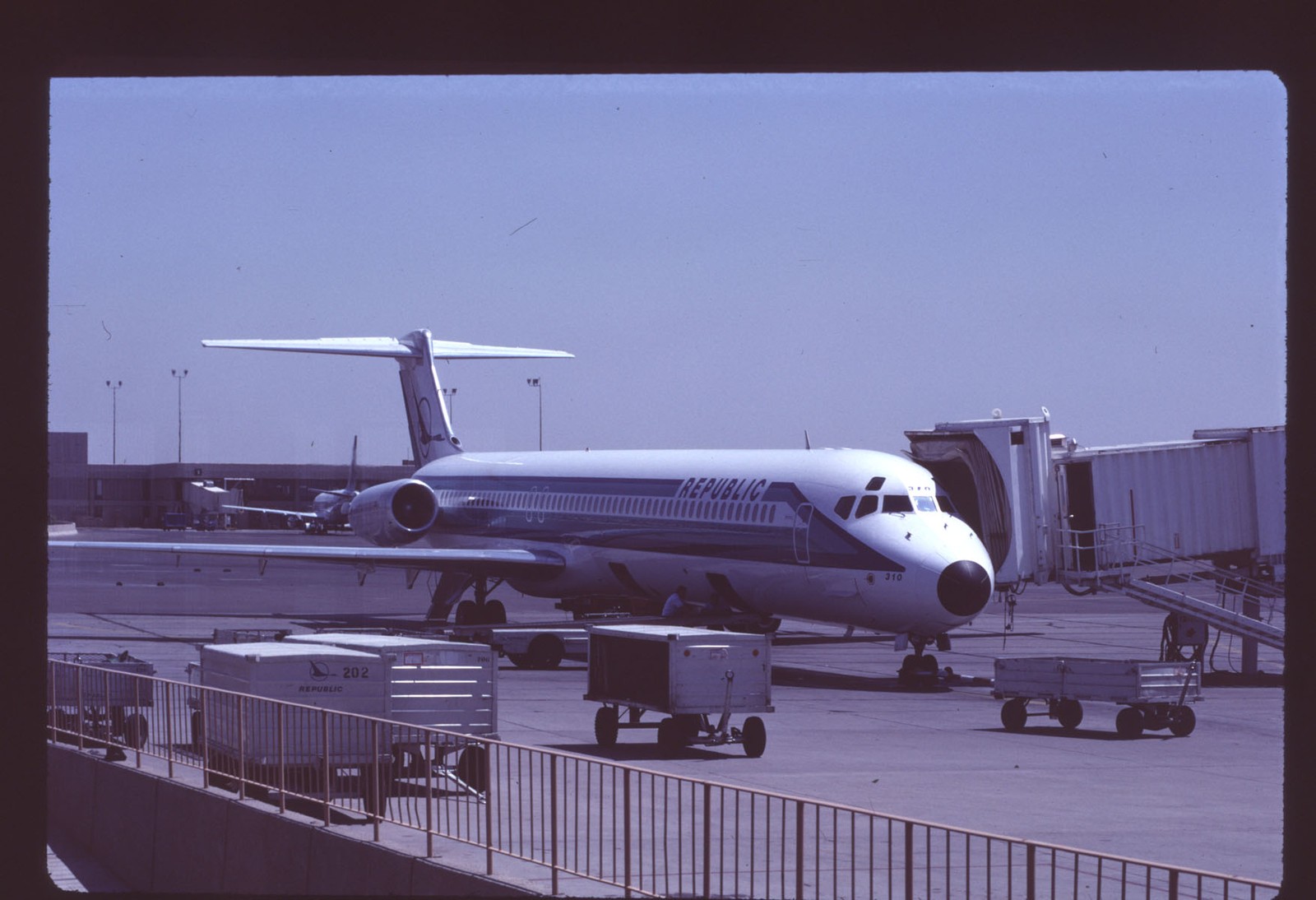 Orig 35mm airline slide Republic Airlines MD-82 f/n 310