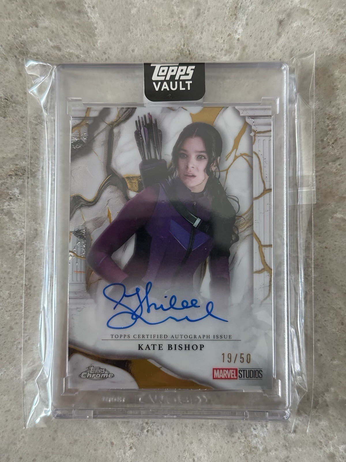 2026 Topps Marvel Vault Hailee Steinfeld Kate Bishop Immortal Auto #19 /50