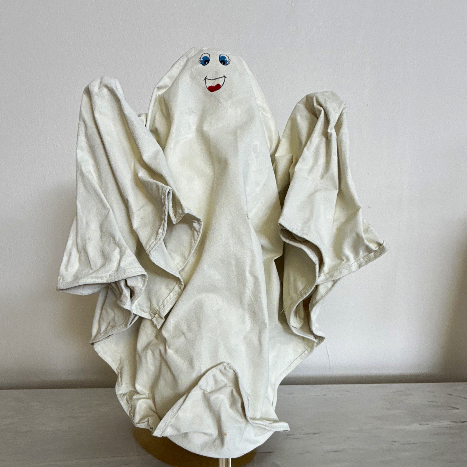 Ghost Decoration for Halloween; approx. 11 inches tall. Ghost Decoration for Halloween; approx. 11 inches tall.
