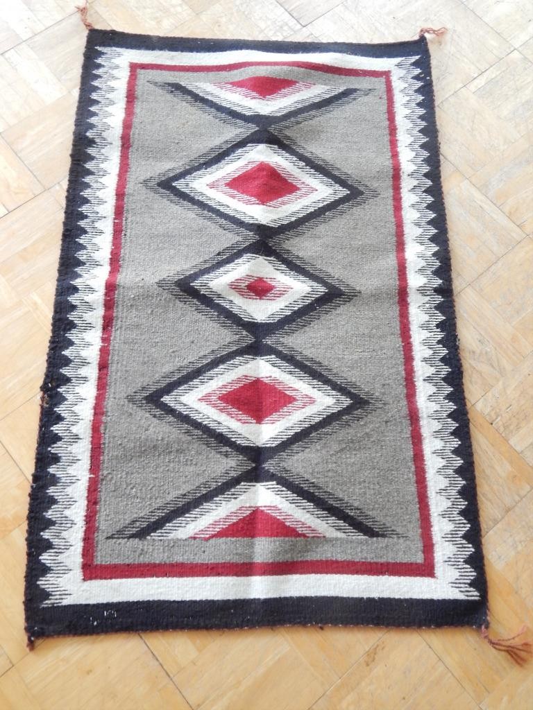 FINE WEAVE VINTAGE NAVAJO INDIAN \'CRYSTAL\