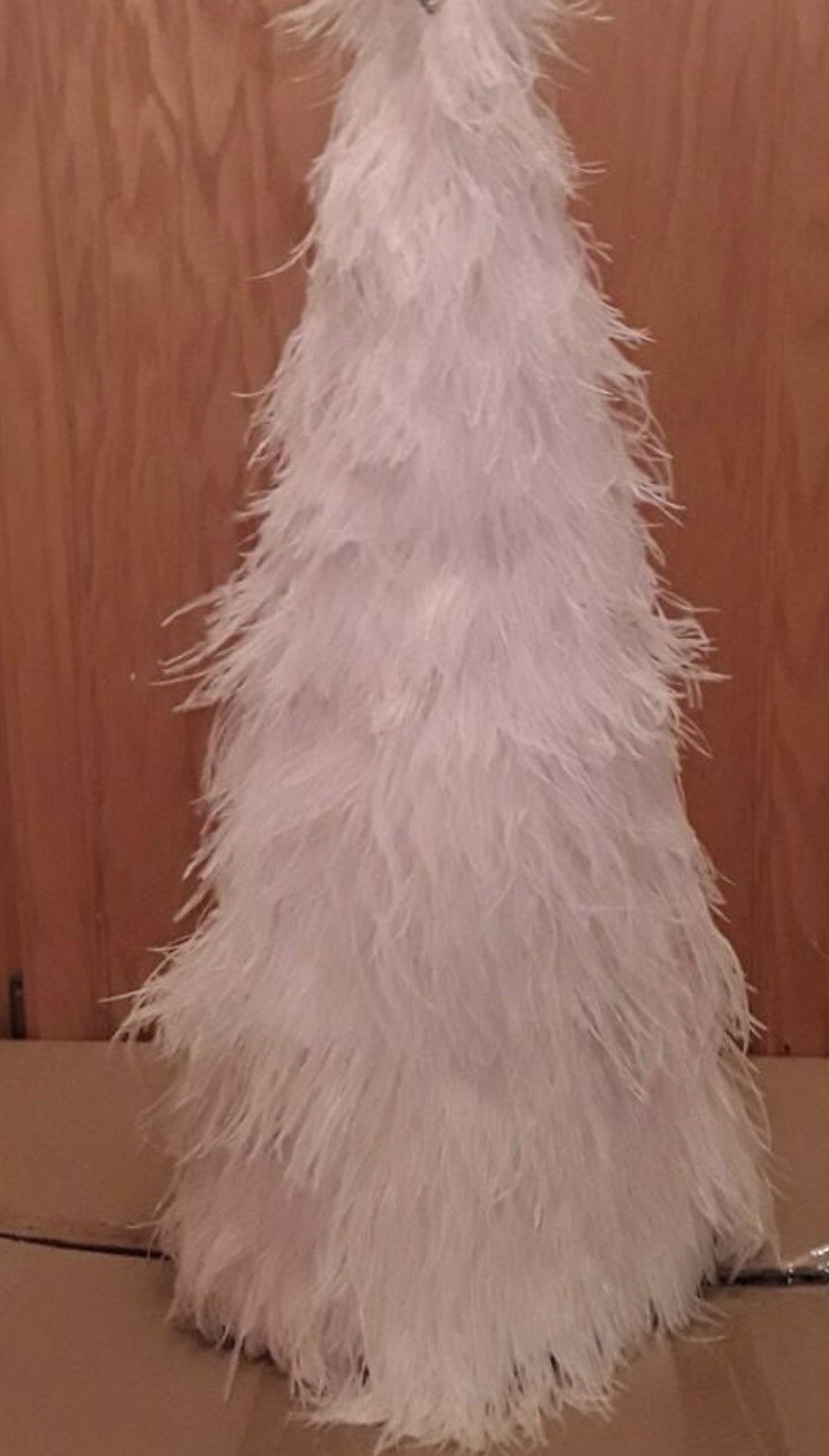 RARE VICTORIA'S SECRET PINK FEATHER CHRISTMAS TREE DISPLAY