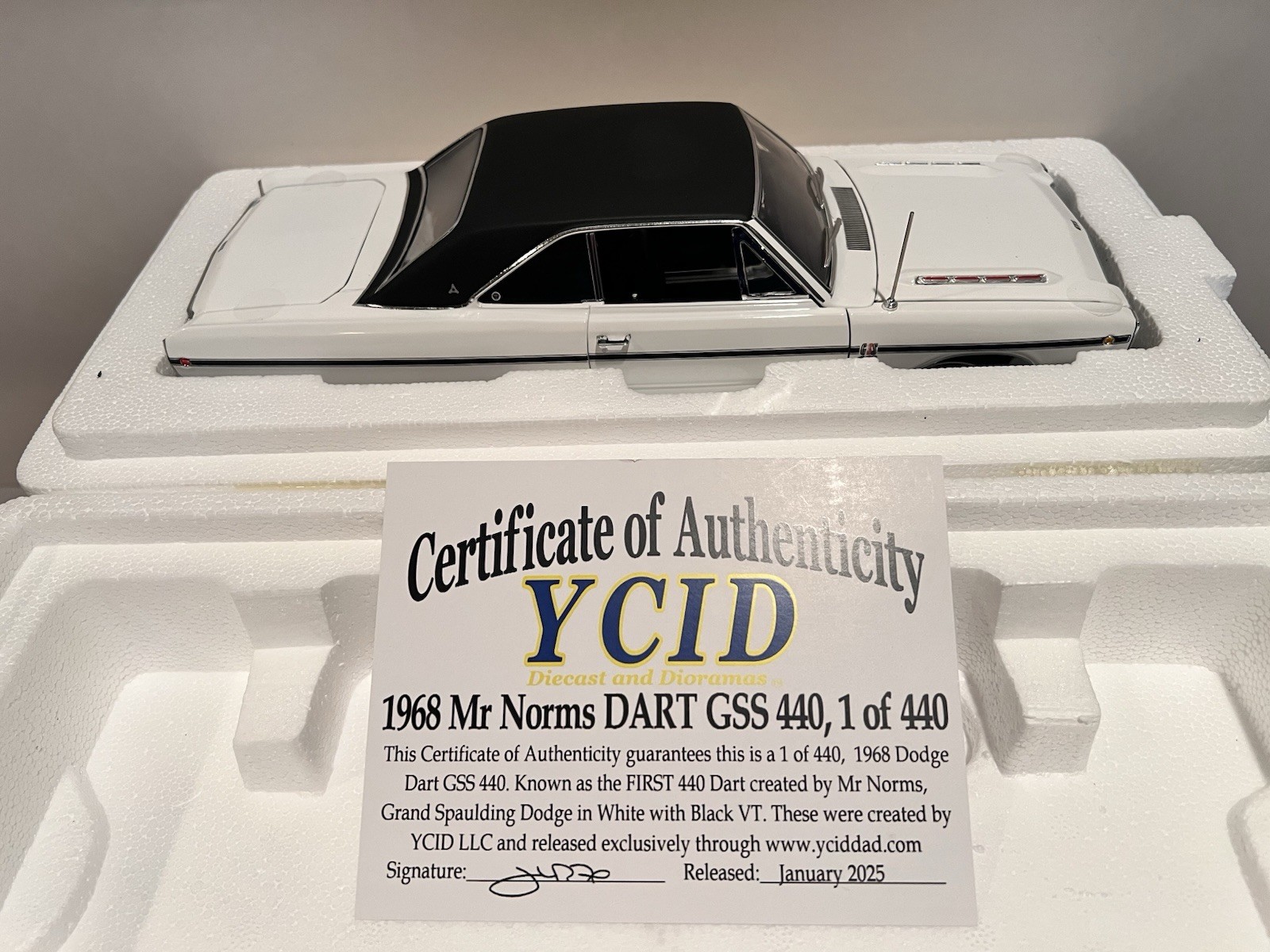 YCID Mr. Norm's 1968 Dodge Dart GSS 440 Magnum 1:18 Diecast White/Black